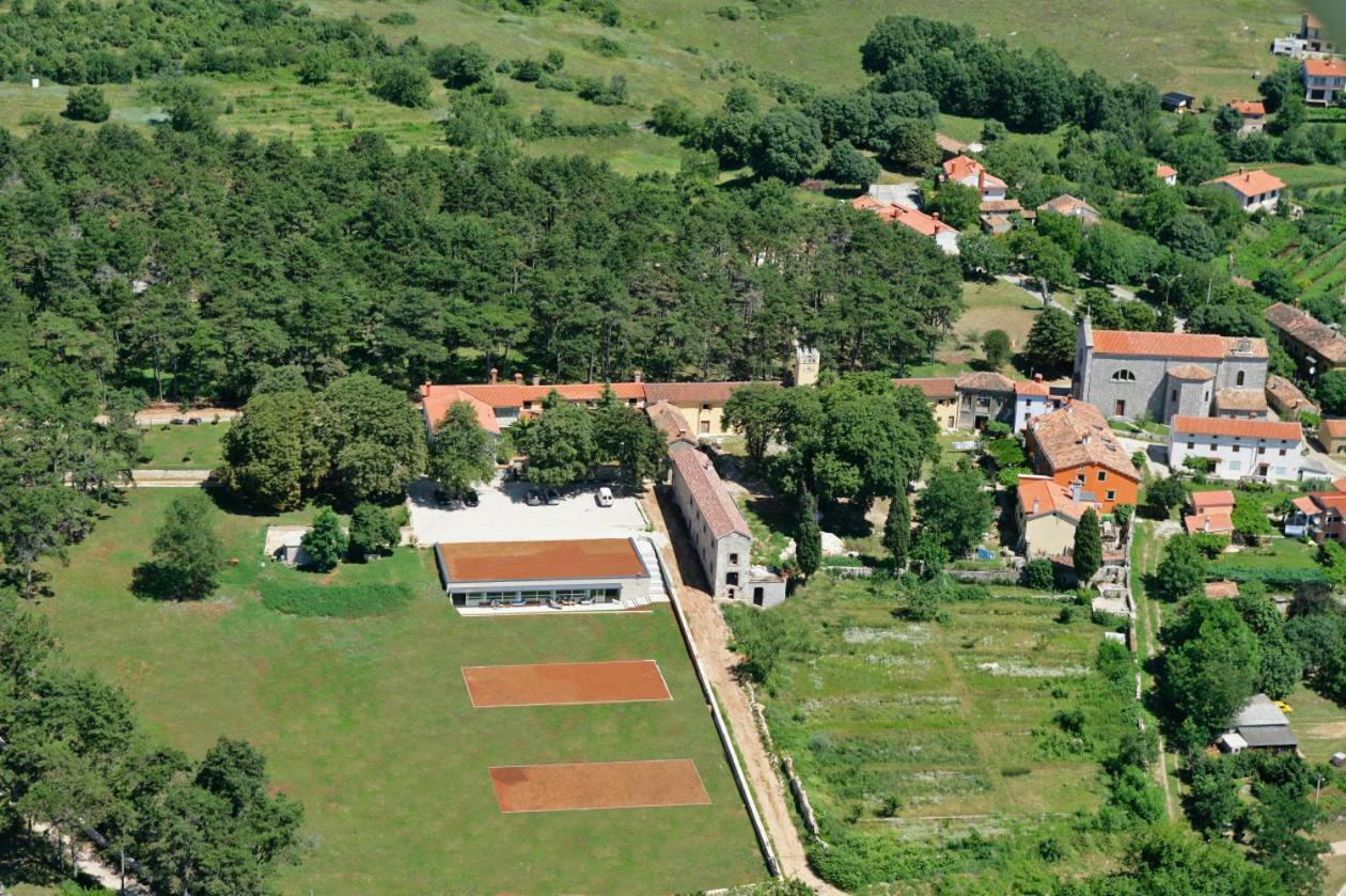 Hotel Kastel Pineta in Sveti Martin * Istrien Nedeščina Exterior foto