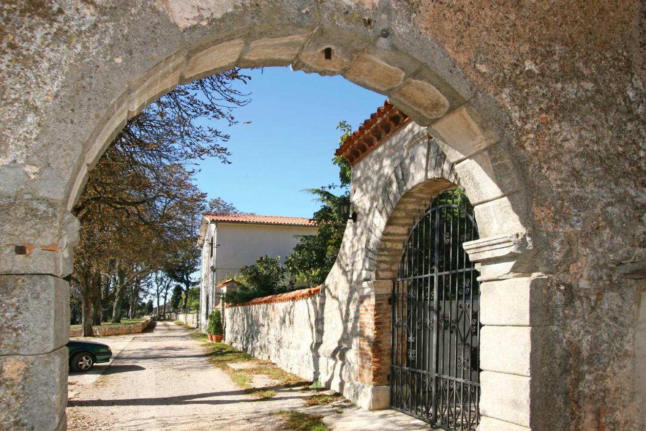 Hotel Kastel Pineta in Sveti Martin * Istrien Nedeščina Exterior foto